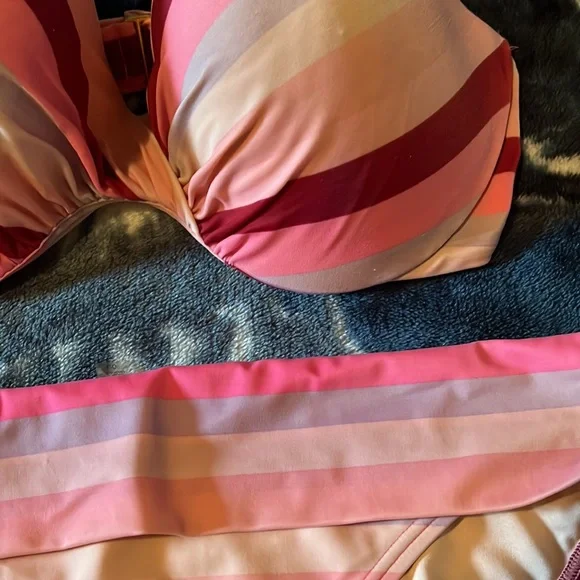 Victoria Secret Bikini 👙38DD - Picture 2 of 6